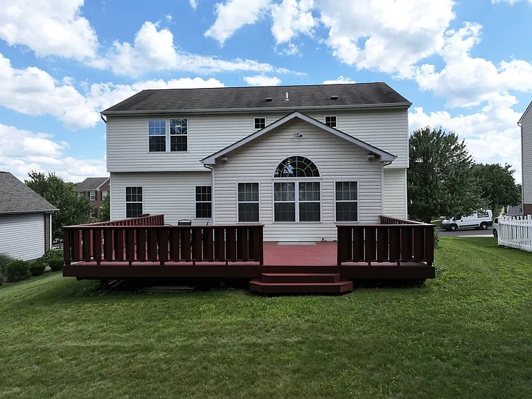 1909 Colonial Dr — Photo 32