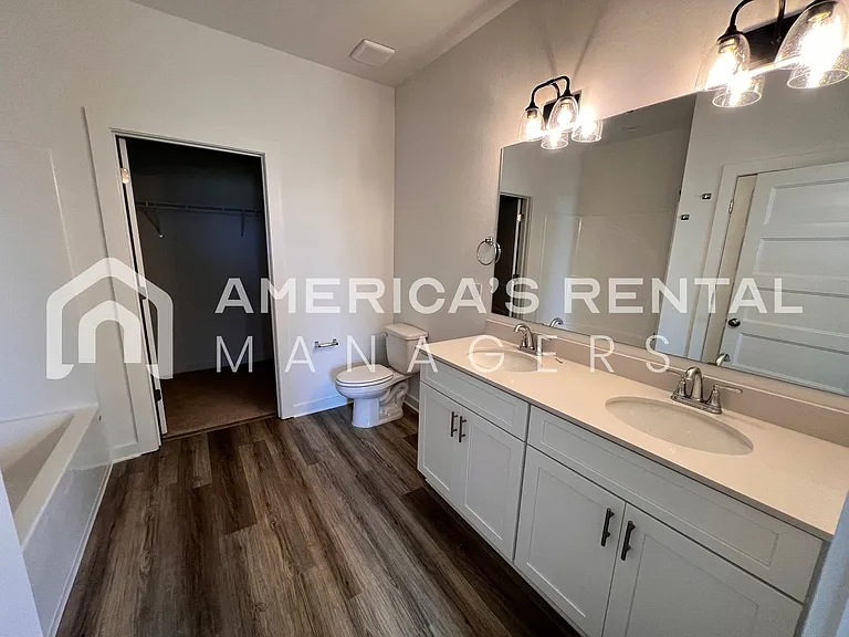 19617 Amberley Rd — Photo 29
