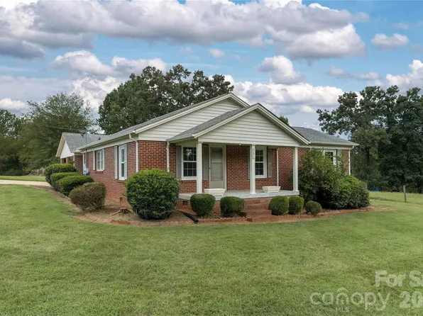 5271 Harris Farm Rd, Hickory, NC 28602