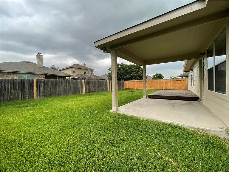 18512 Sandy Bottom Dr — Photo 13