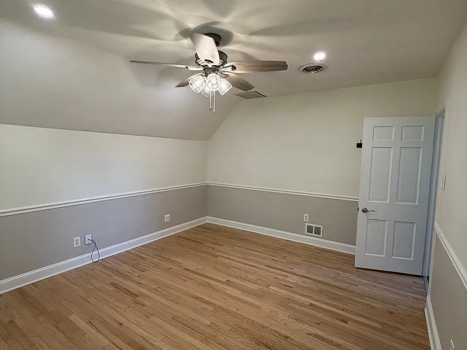 8 E Seminary Ave #2