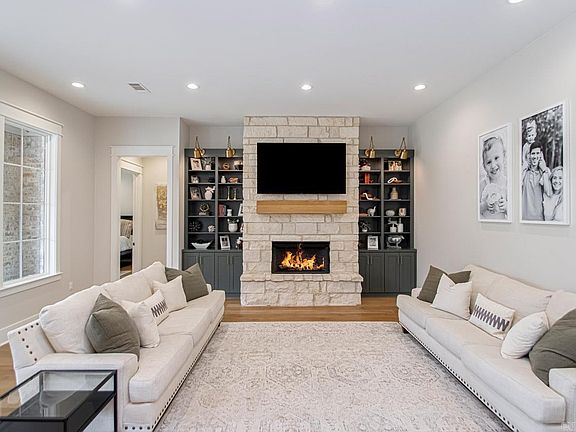 5th image of 9900 Laurel Oak Dr