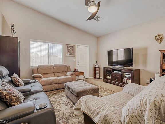 3rd image of 1321 W Adams Ave
