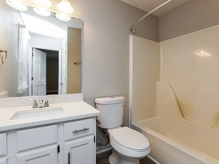 925 Fairlong Rd — Photo 13