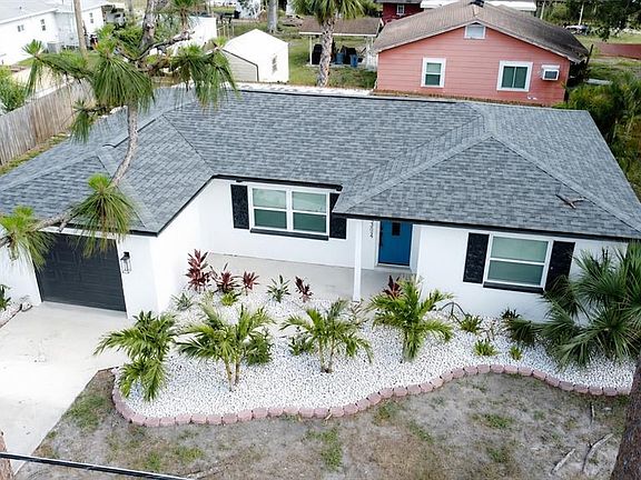 4th image of 3054 Adrian Ave