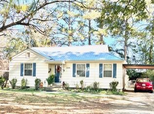 1109 Cedar Crest Dr, Demopolis, AL 36732