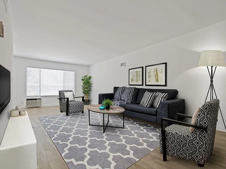 Bentley Avenue Apartments — Photo 29