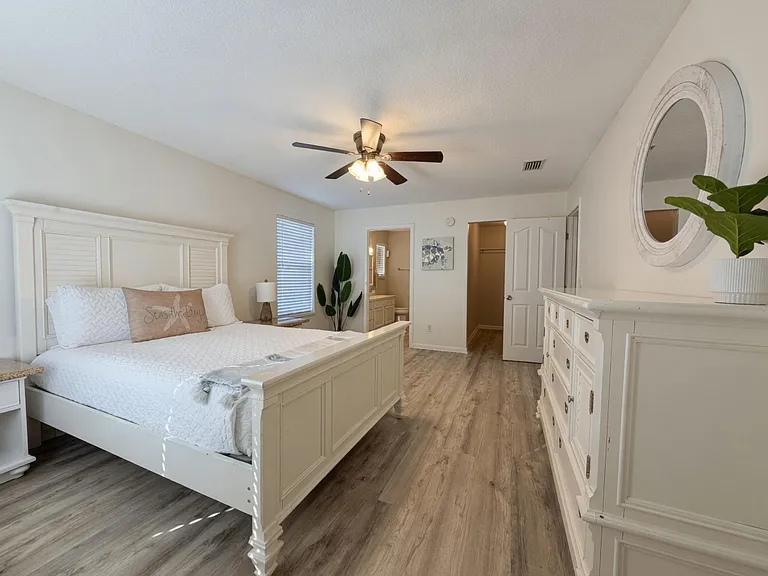 6752 Veronica Ct — Photo 1