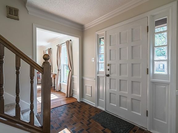 3rd image of 2855 Crooked Oak Dr