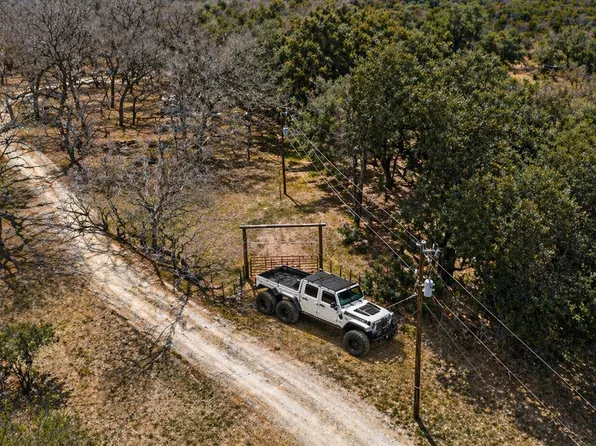 292 Private Road 2430, Uvalde, TX 78801