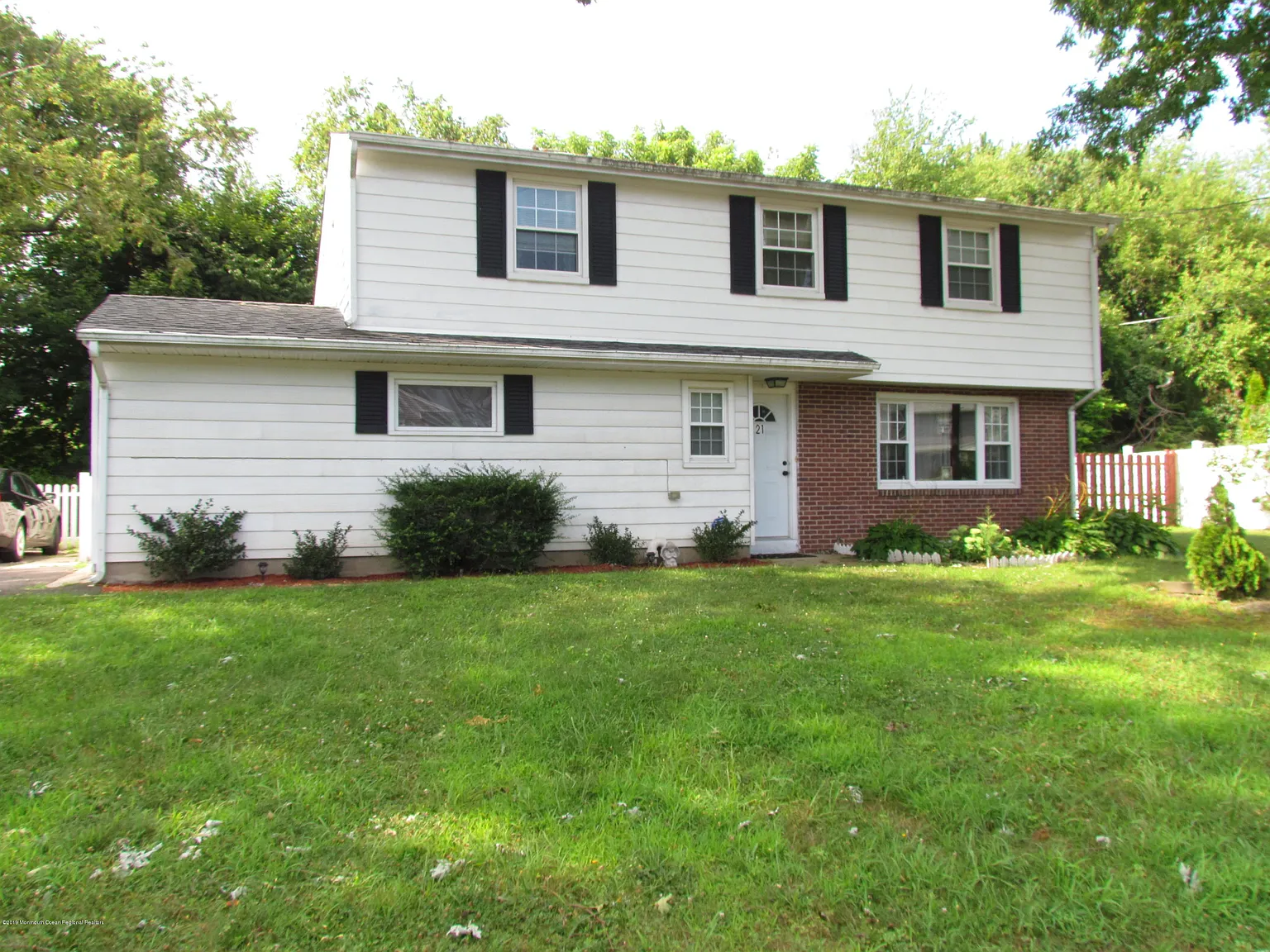 21 Ash Dr photo 1