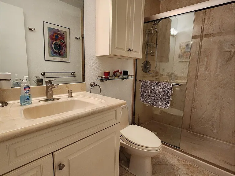 6437 Bay Club Dr #4 — Photo 22