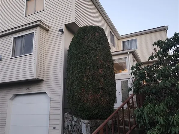 355 Captain Eames Cir #355, Ashland, MA 01721