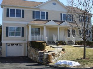 17 Windy Knls, Greenwich, CT 06831