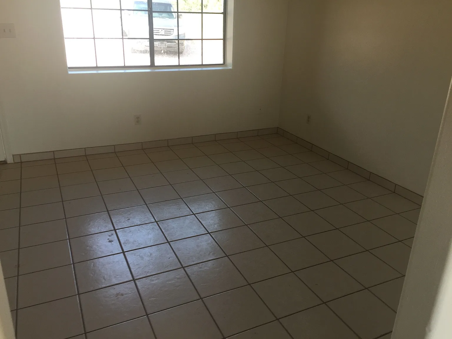 3 bed, 2.0 bath, 1400 sqft, $1,500 — Photo 3