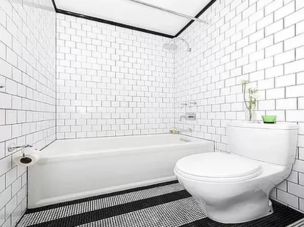 132 East 61st Street image 10 of 10