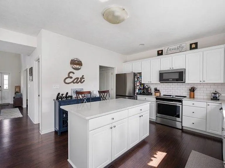 6517 Turf Way — Photo 3