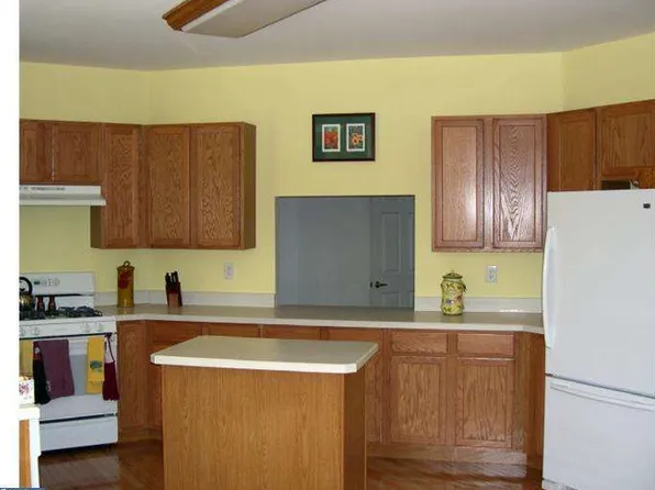 1908 Phipps Cir, Downingtown, PA 19335
