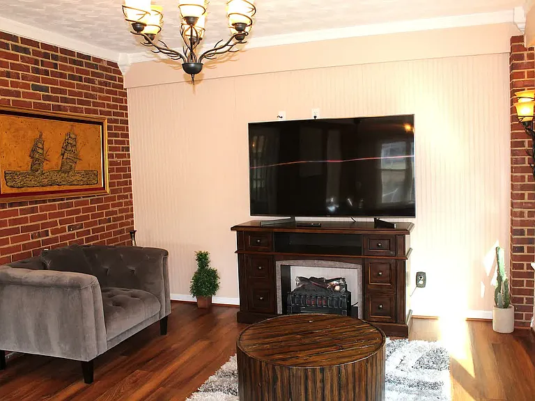 403 Careybrook Ln — Photo 9