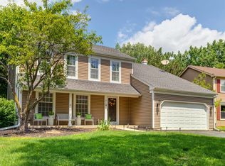 719 Old Hunt Rd, Fox River Grove, IL 60021