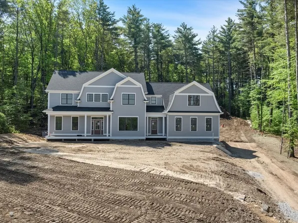 8 Lincoln St, Hopkinton, MA 01748