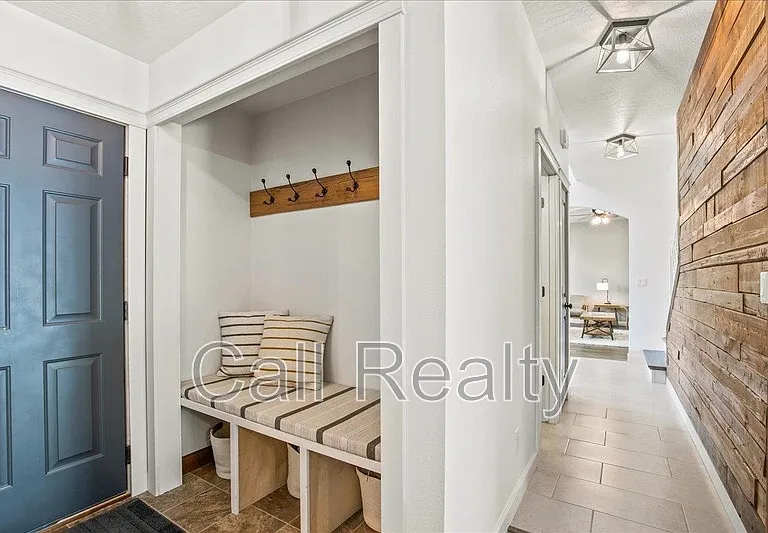 2522 W Juliann Ct — Photo 12