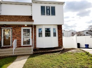 28 Lyle Ct, Staten Island, NY 10306