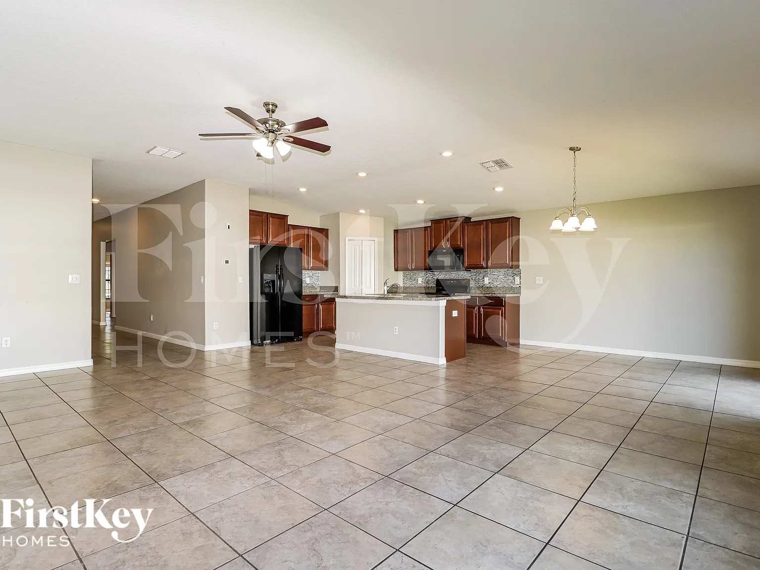 4 bed, 2.0 bath, 1918 sqft, $2,190 — Photo 3