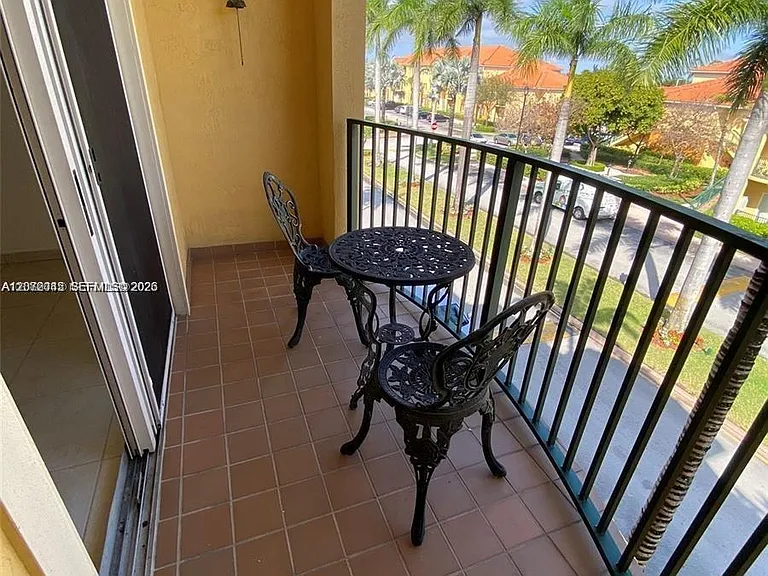 7240 NW 114th Ave #305 — Photo 10