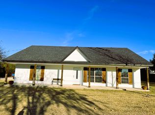 713 Overlook Dr, Cleburne, TX 76033