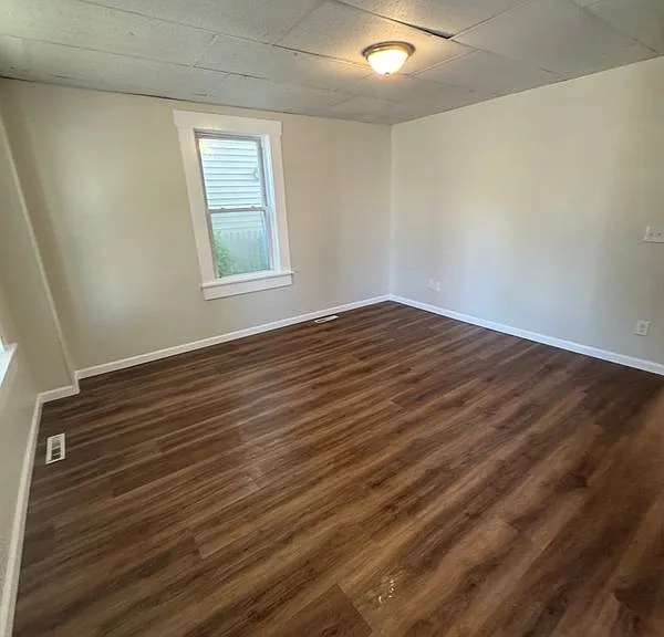 64 New Bridge St #1 — Photo 4