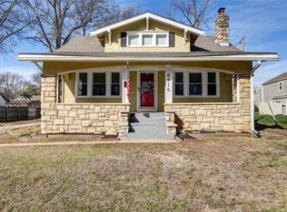 6914 Metcalf Ave, Overland Park, KS 66204