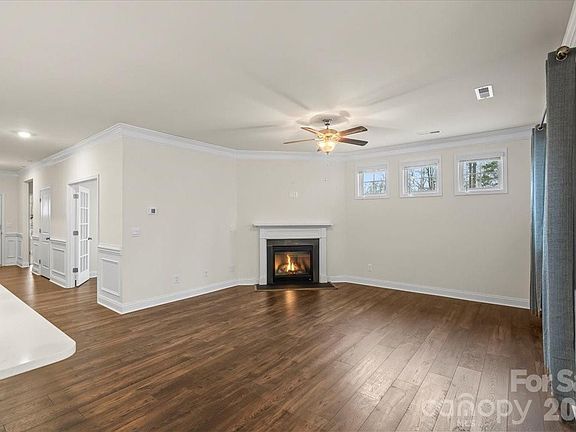 3rd image of 7006 Cornwallis Ct