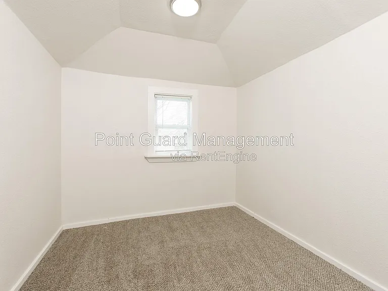 1927 S Mosley St — Photo 14