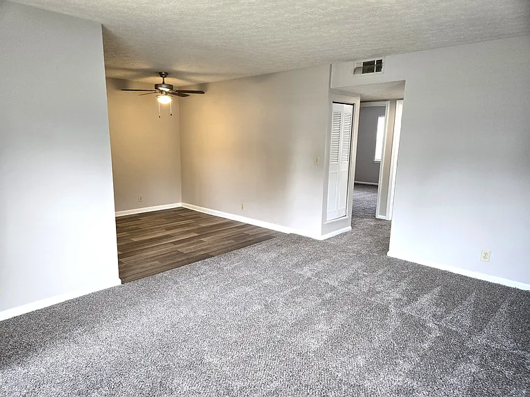 Del Rio Apartments — Photo 11