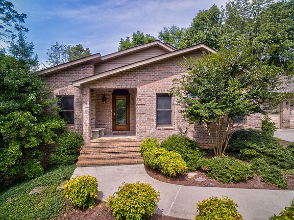 4th image of 3223 Sunny Cove Way