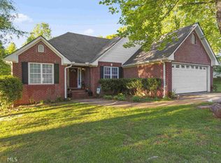 7122 Cedar Hill Dr, Gainesville, GA 30507