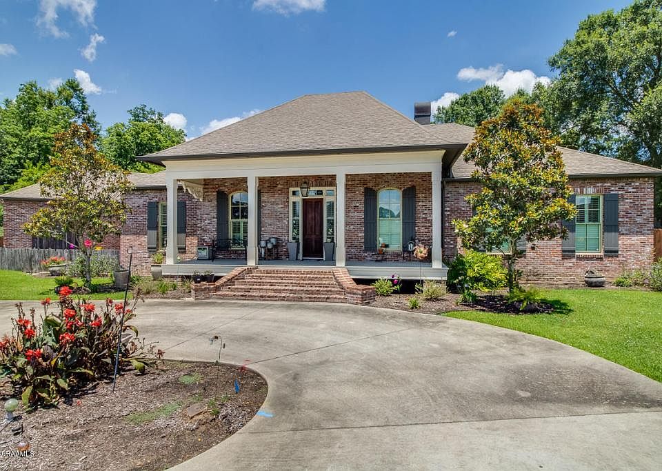 1st image of 212 La Villa Cir