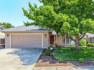 1178 White Chapel Dr, Central Pt, OR 97502