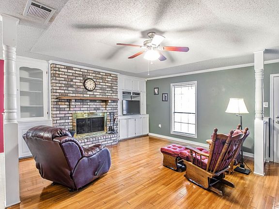 2nd image of 500 Louis Dr