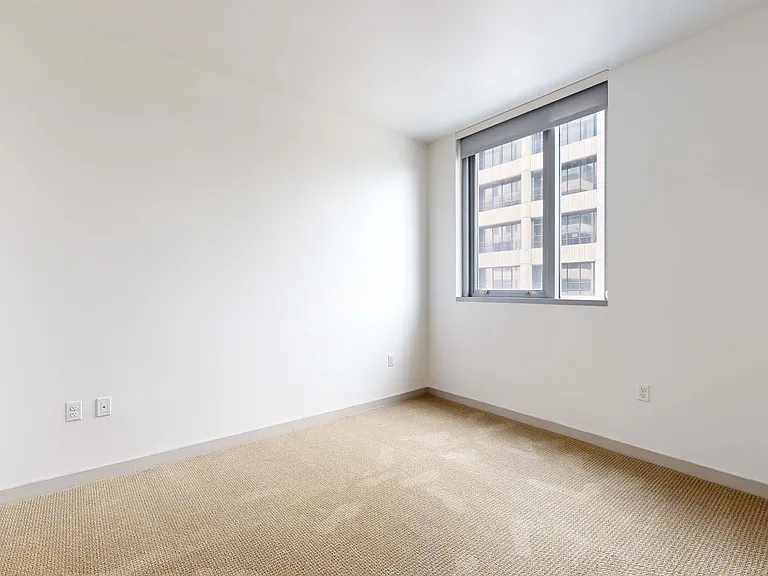3033 Wilshire — Photo 73