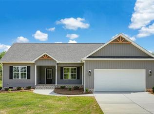 862 Strawberry Rd, Reidsville, NC 27320