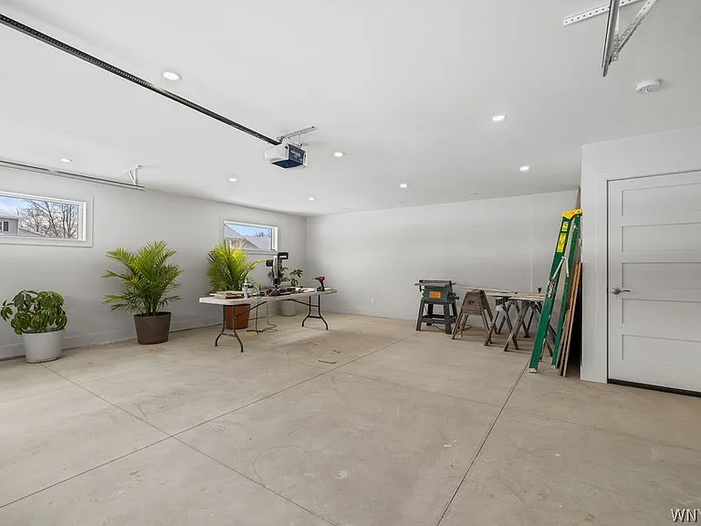 855 Madison Ave — Photo 19