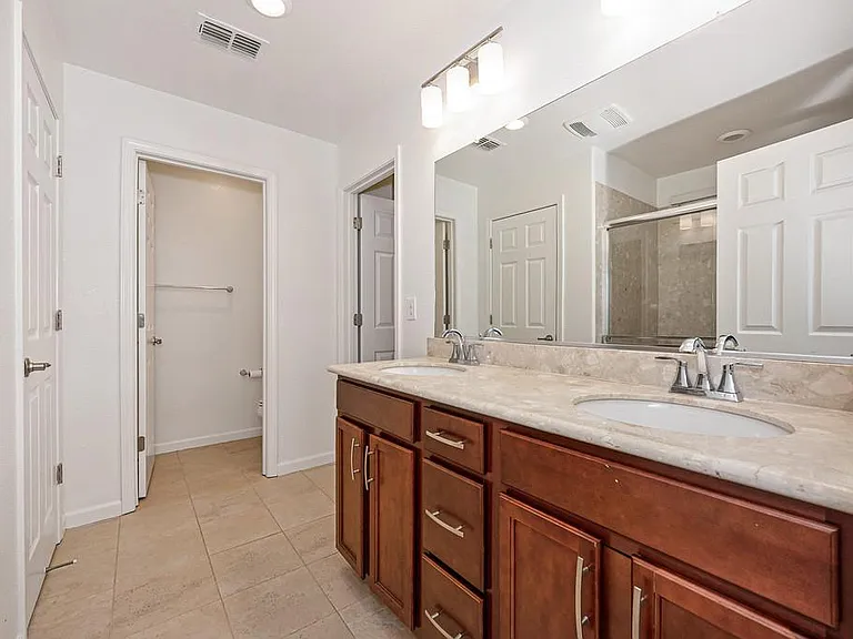 6130 Mehrten Cir — Photo 14