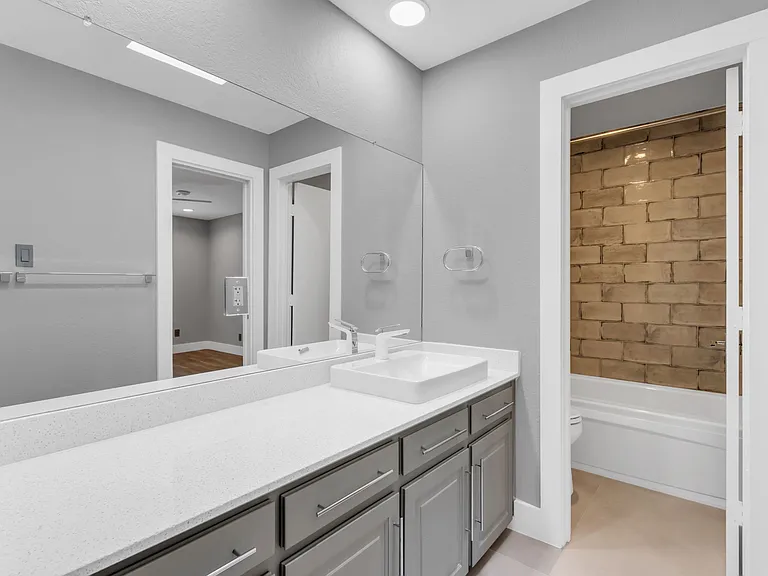 1424 Hampton Rd — Photo 10