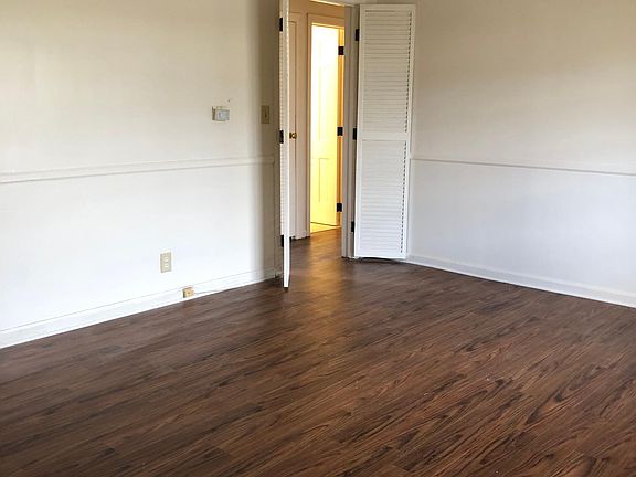 5th image of 628 W Norman Ave