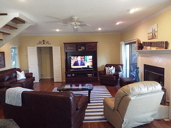 3rd image of 44 Shoreline Dr