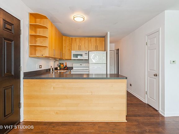 5th image of 5508 E Lake Dr