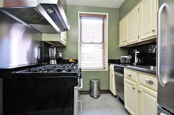 Sold by Re/Max In The City | media 2