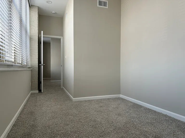 1516 Lancaster St #2C — Photo 11